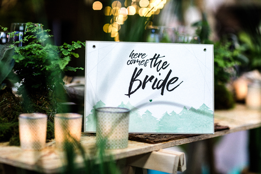 into-the-woods-greenery-pantone-pretty-weddings-nachhaltig-heiraten