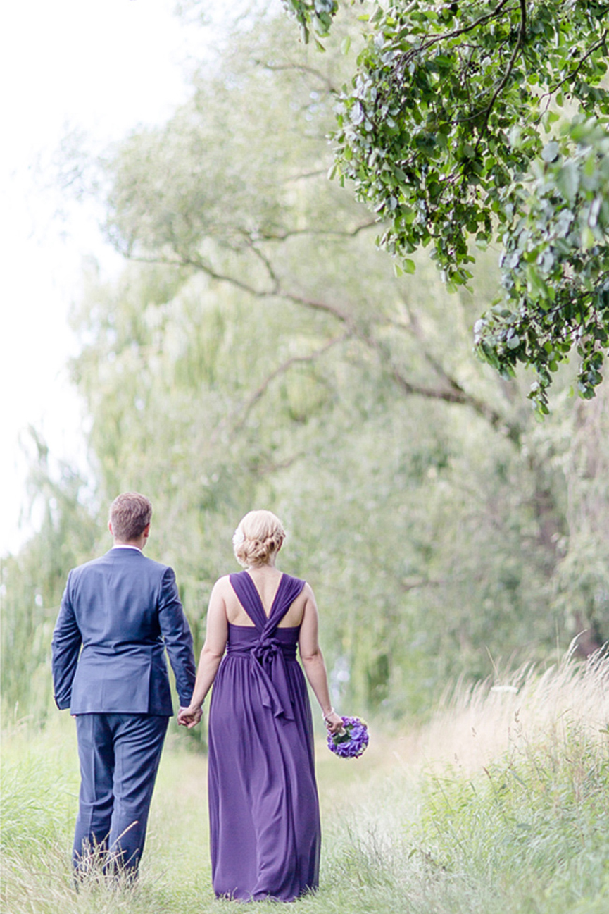 farbe-des-jahres-2018-pantone-ultra-violet-lilafarbe-des-jahres-2018-pantone-ultra-violet-lila-brautpaare-hochzeit-pretty-weddings