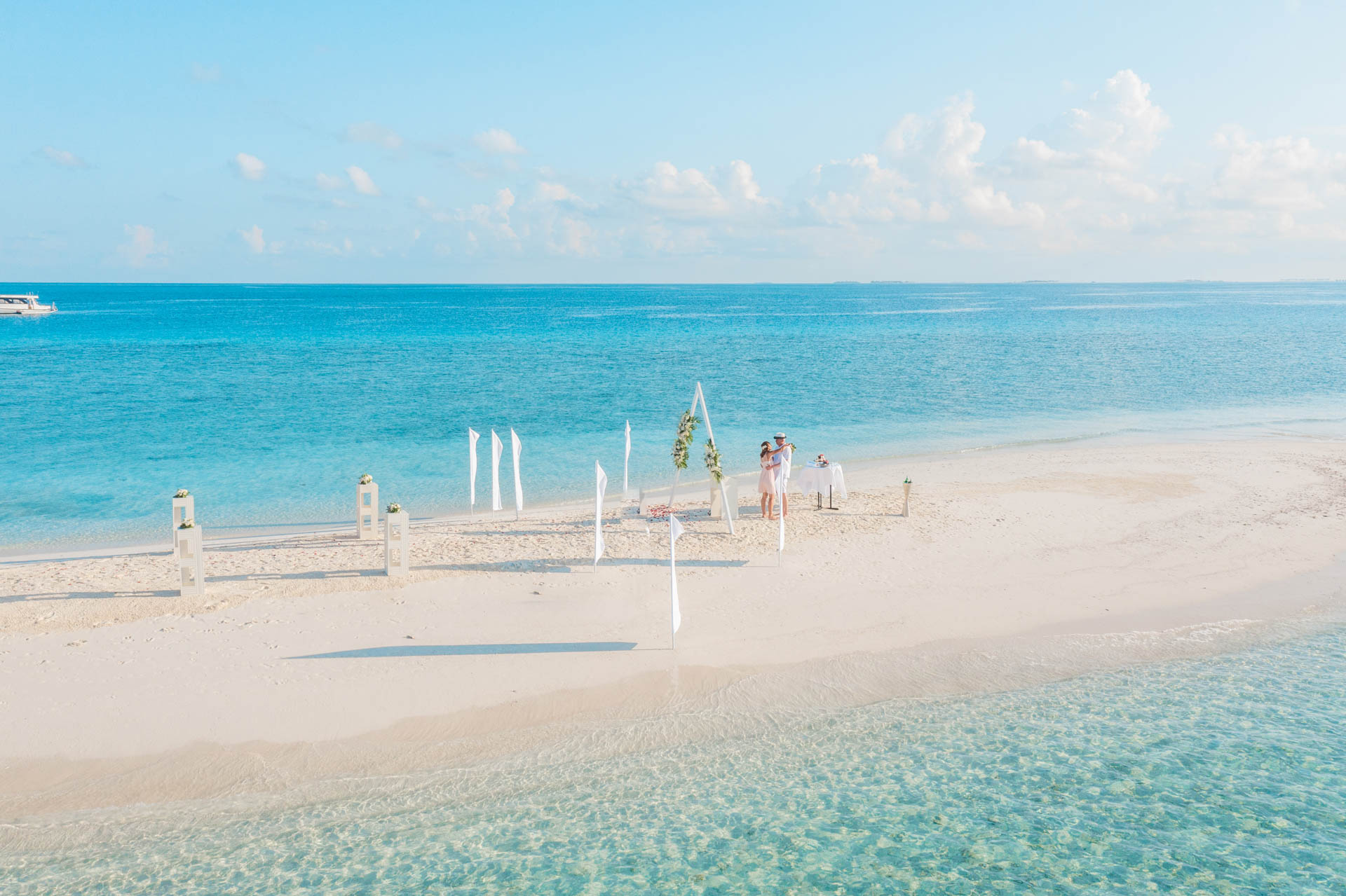 Heiraten auf den Malediven  - Hochzeit auf einer Sandbank | Foto: Anas - Instagram:@calhusoru